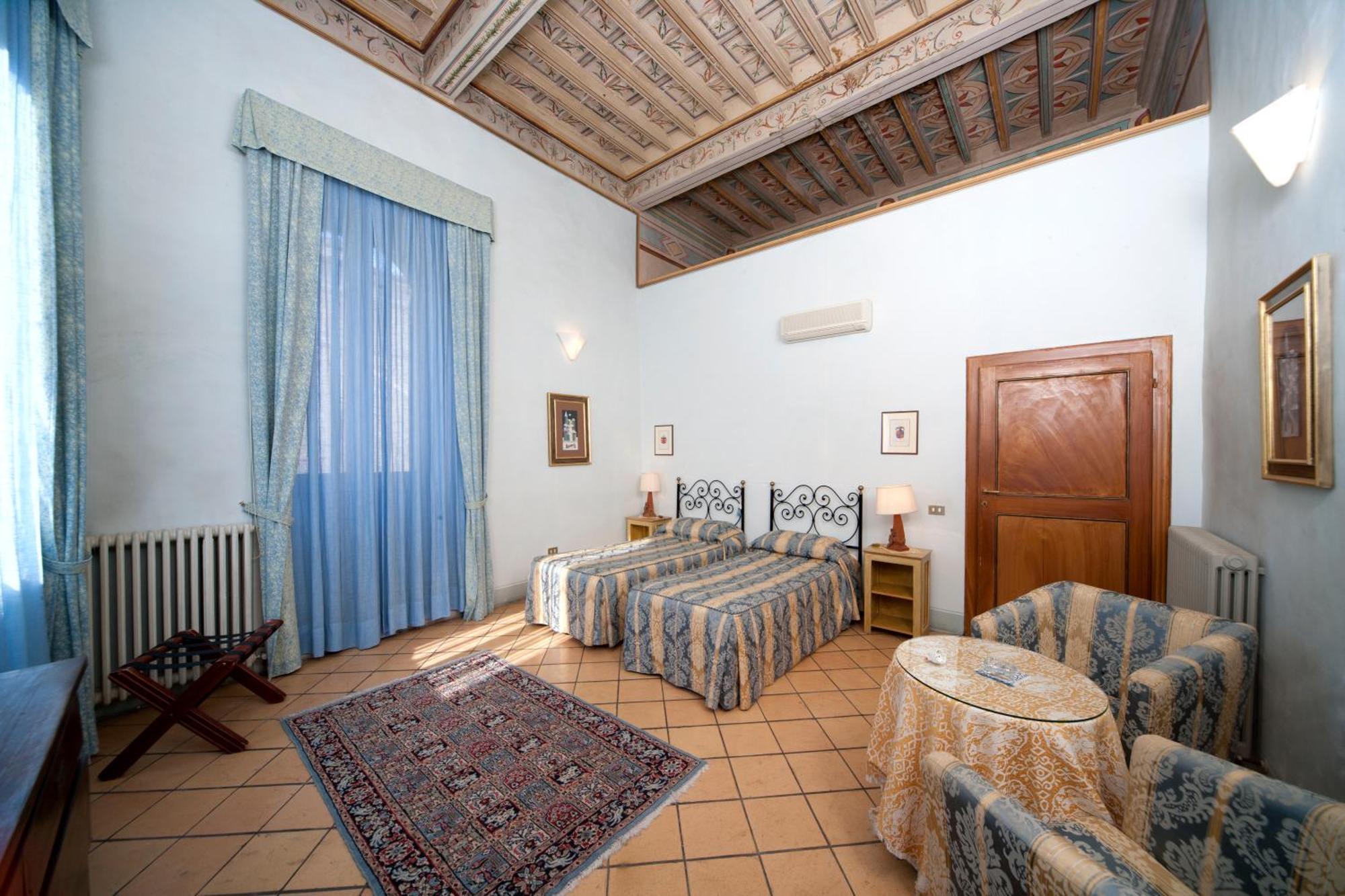 מלון ספולטו Palazzo Dragoni מראה חיצוני תמונה